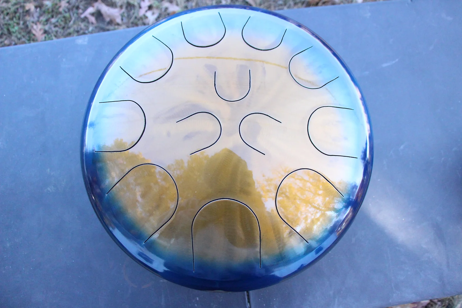 Ajna 16" 12 Tone Steel Tongue Drum Candy Blue Candy Gold Burst F Lydian