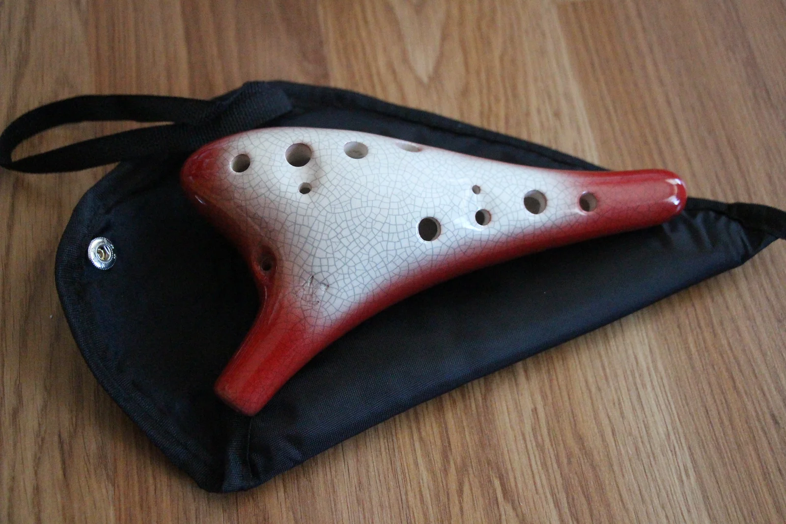 12 Hole Ceramic Ocarina, Cracked White Red Burst