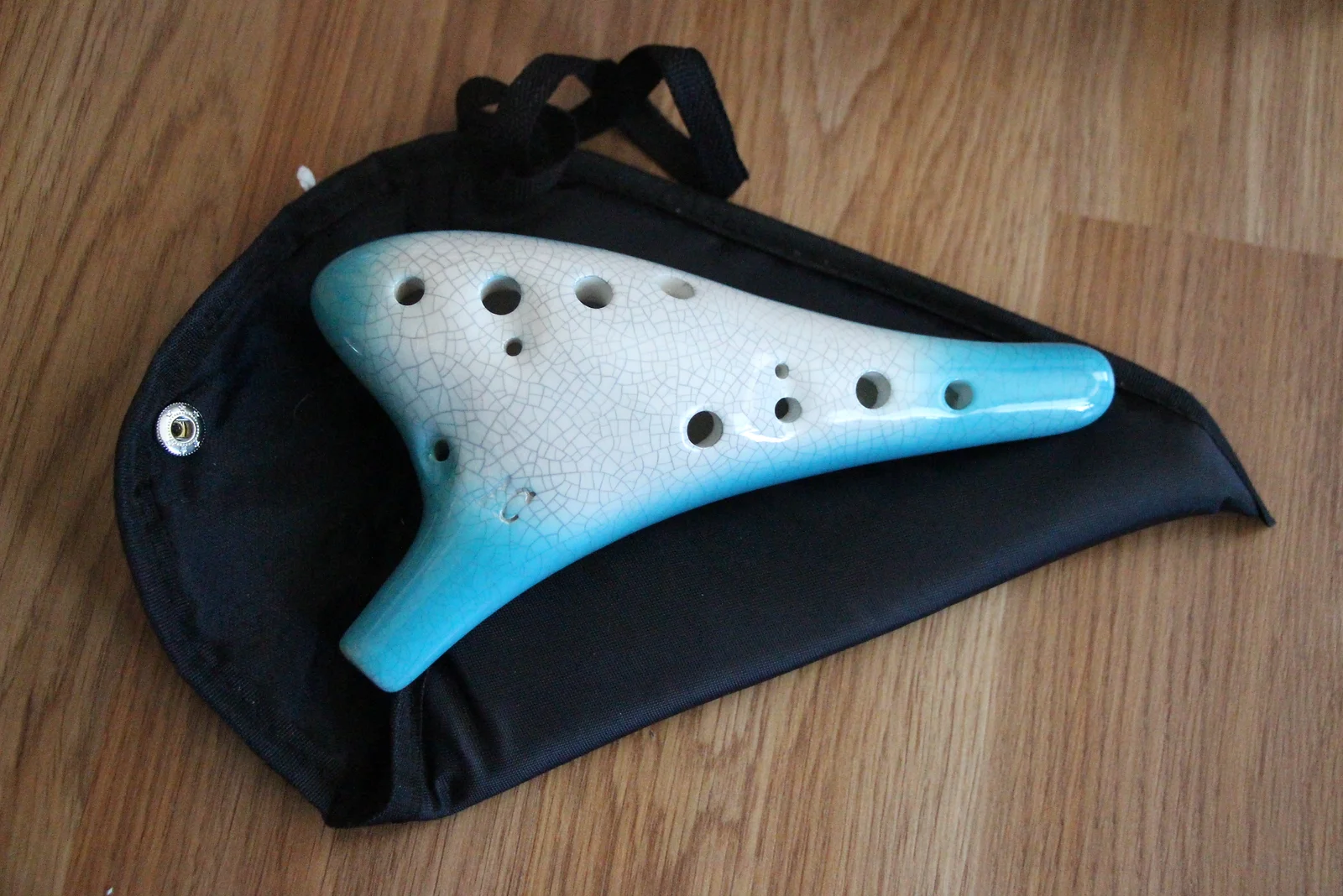 12 Hole Ceramic Ocarina, Cracked White Blue Burst