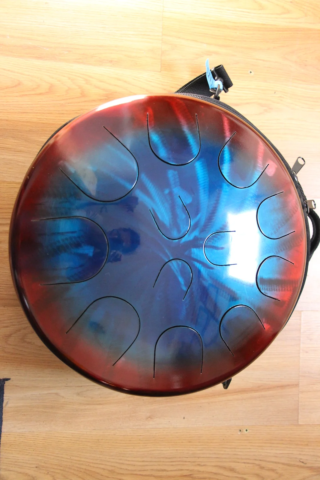 Ajna 16" 12 Tone Steel Tongue Drum Candy Red/Candy Blue D Dorian